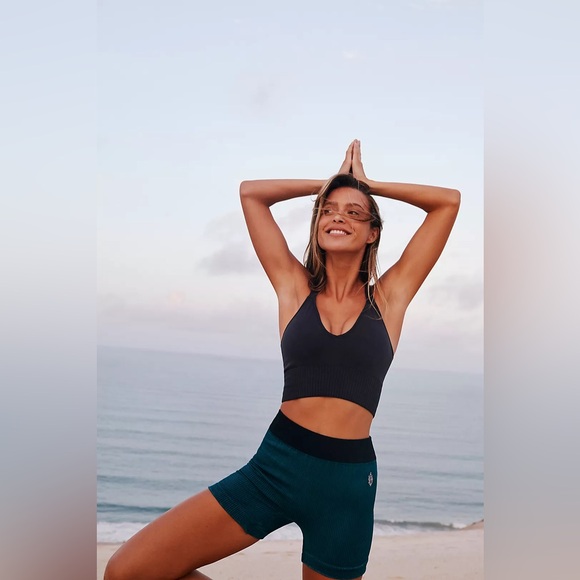 Free People Good Karma Crop Tank🖤 - Picture 2 of 5